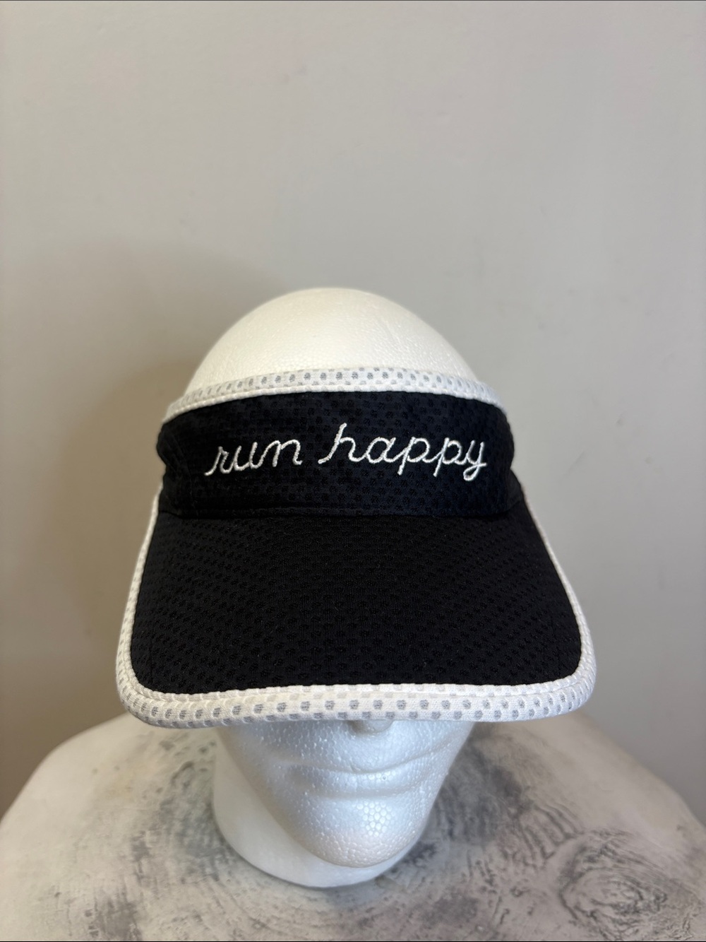 Brooks "Run Happy" Script Chaser Running Visor Black and White Breathable Mesh
